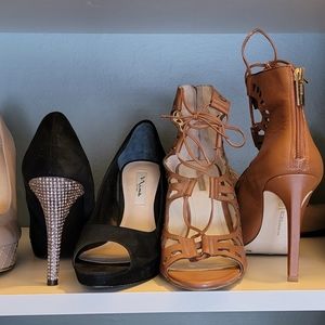 Selling 4 pairs of shoes (shoe lot size 9)